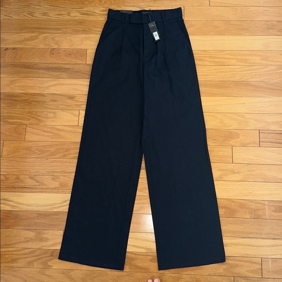 Pants - Banana Republic Size 4 Black Linen High Waist Pleated Wide Leg Pants in Size 4